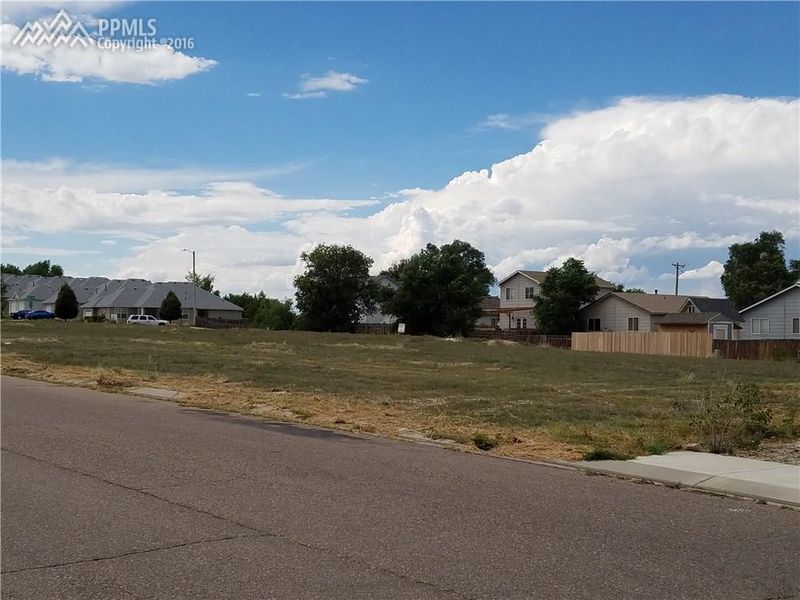 3047 Candice Ln, Pueblo, CO 81003