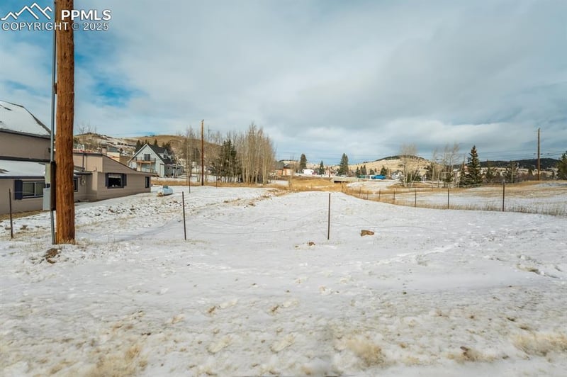 305 Bennett Ave, Cripple Creek, CO 80813