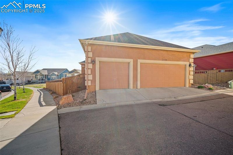 305 Eclipse Dr, Colorado Springs, CO 80905