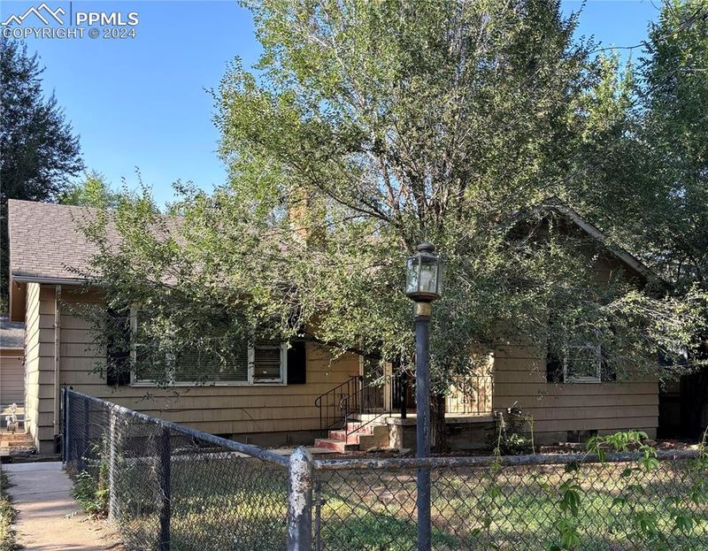 306 W Cheyenne Rd, Colorado Springs, CO 80906