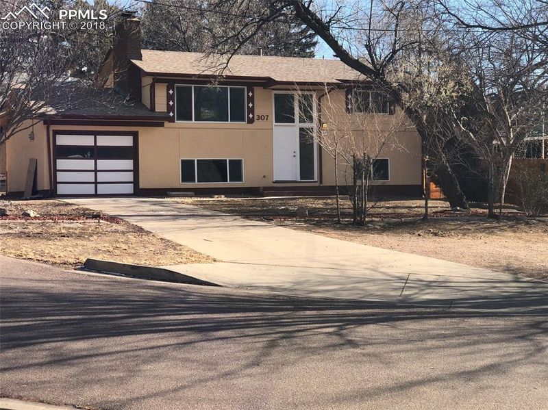 307 N 15th St, Colorado Springs, CO 80904