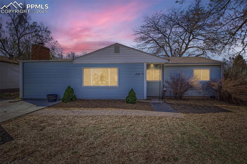 307 Redwood Dr, Colorado Springs, CO 80907