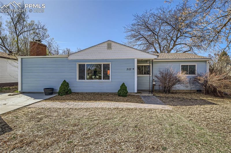 307 Redwood Dr, Colorado Springs, CO 80907