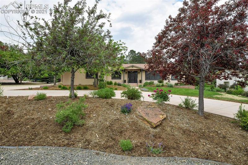 3075 Rockbrook Ln, Colorado Springs, CO 80904