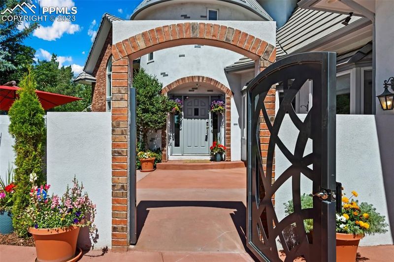 3076 S Electra Dr, Colorado Springs, CO 80906