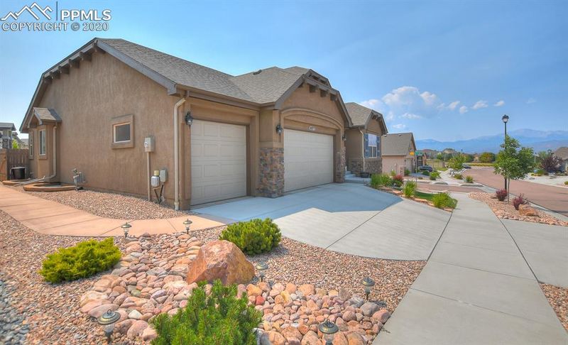 3077 Kettle Ridge Dr, Colorado Springs, CO 80908