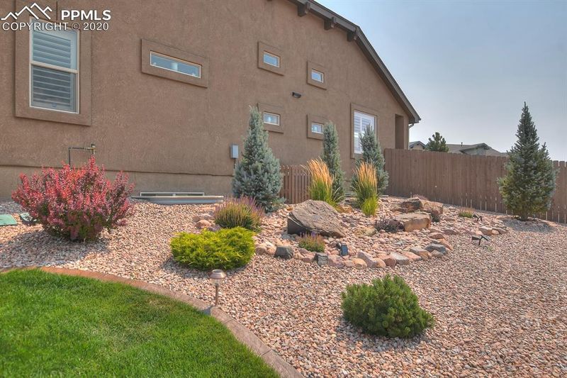 3077 Kettle Ridge Dr, Colorado Springs, CO 80908