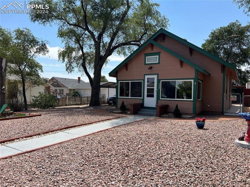 308 E 10th St, La Junta, CO 81050
