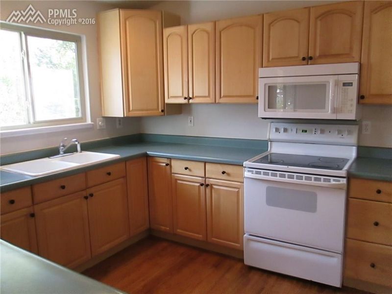 3085 Navigation Dr, Colorado Springs, CO 80920