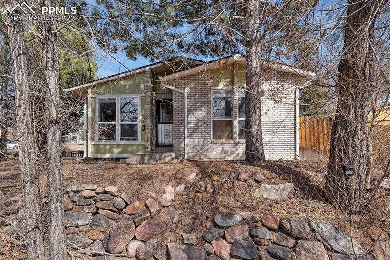 309 Comanche Village Dr, Fountain, CO 80817