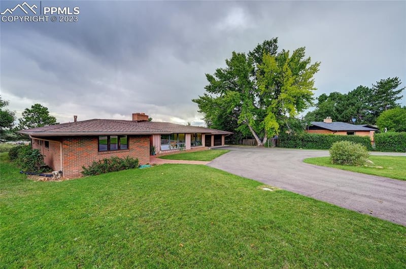 31 Crescent Ln, Colorado Springs, CO 80904