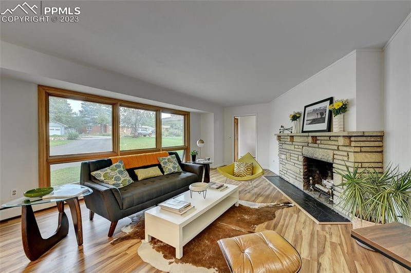 31 Crescent Ln, Colorado Springs, CO 80904