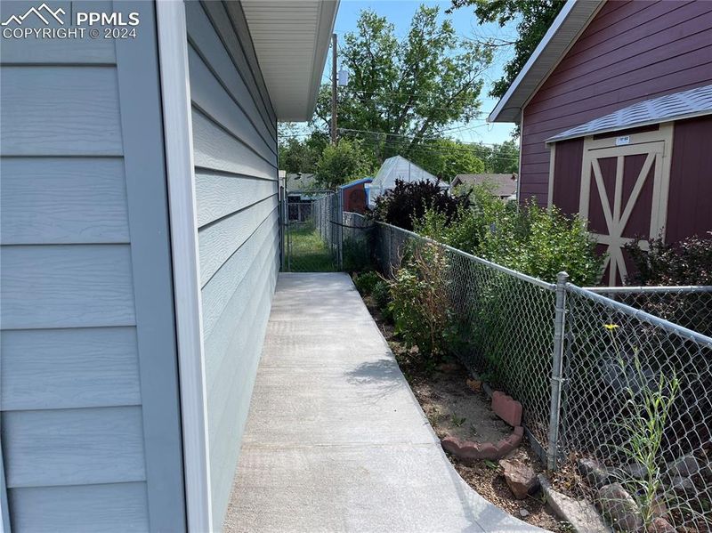 31 Dudley Ave, Colorado Springs, CO 80909