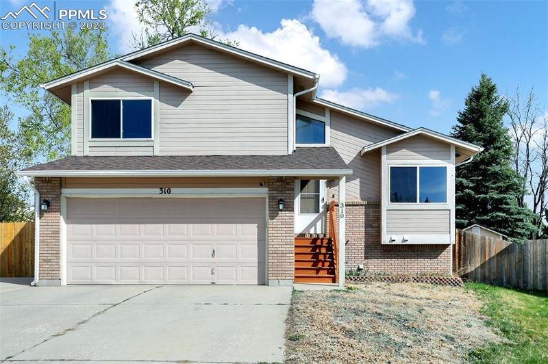 310 Hinks Ct, Colorado Springs, CO 80911