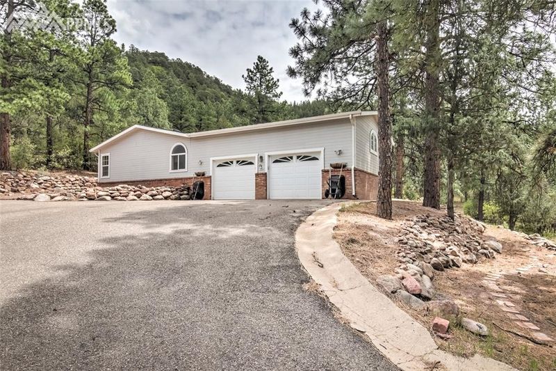 3103 Barrett Rd, Colorado Springs, CO 80926