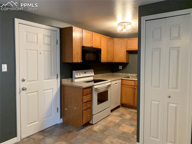 3110 E Bijou St #3B, Colorado Springs, CO 80909