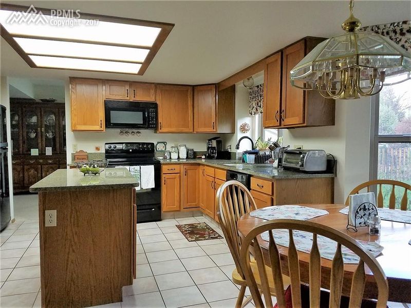 3110 Commodore Dr, Colorado Springs, CO 80920