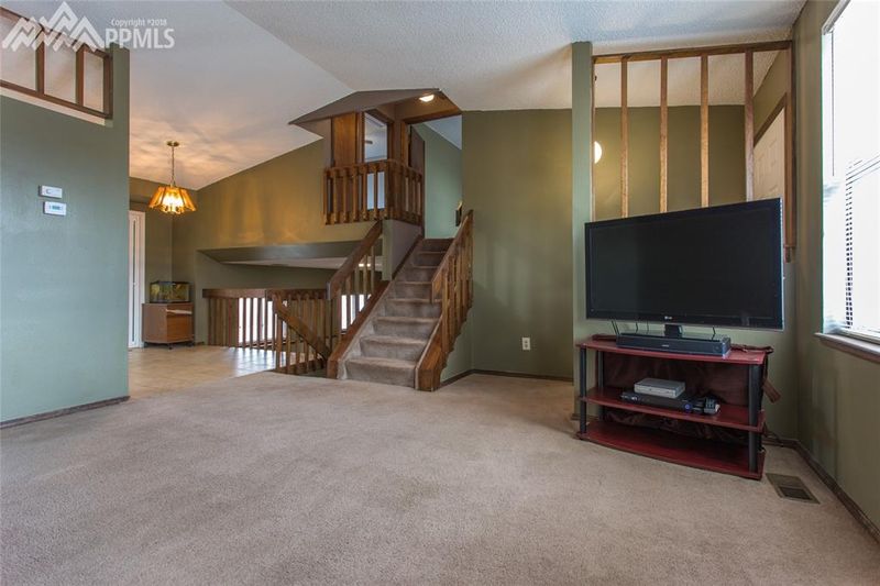 3110 Zephyr Dr, Colorado Springs, CO 80920