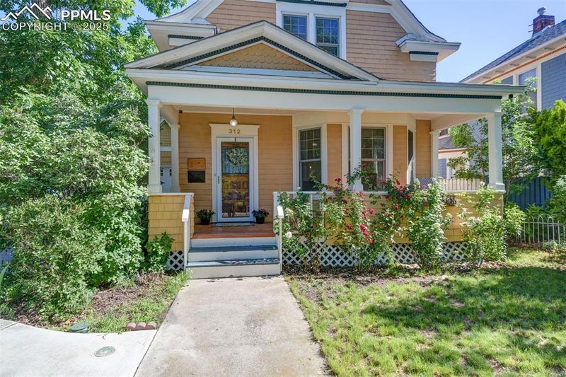 312 E Caramillo St, Colorado Springs, CO 80907
