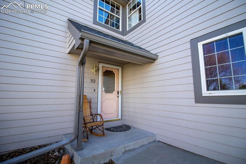 312 Cobblestone Dr, Colorado Springs, CO 80906