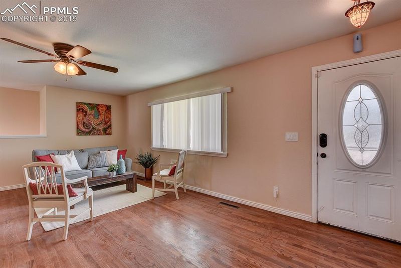 312 Loomis Ave, Colorado Springs, CO 80906