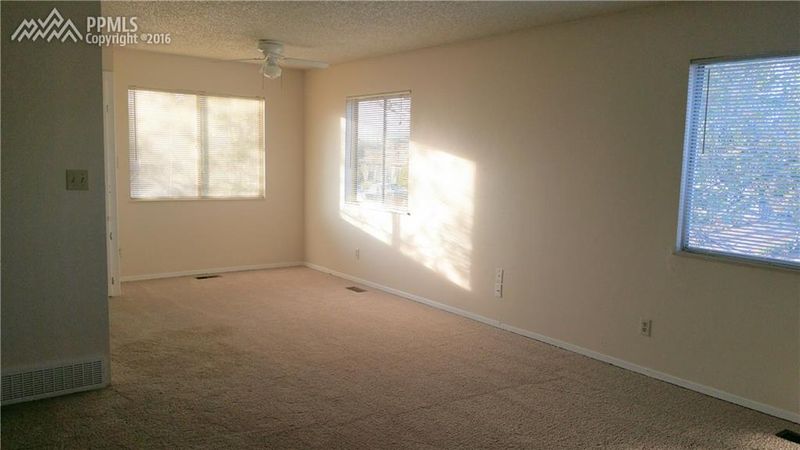 3124 S Moonbeam Cir, Colorado Springs, CO 80916
