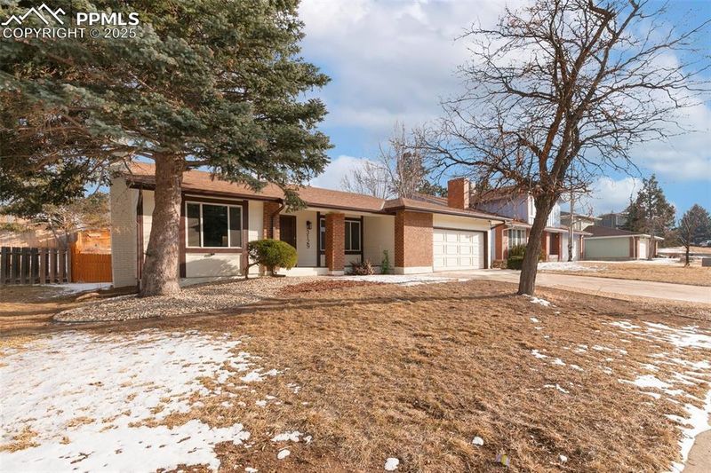 3129 W Breckenridge Dr, Colorado Springs, CO 80906
