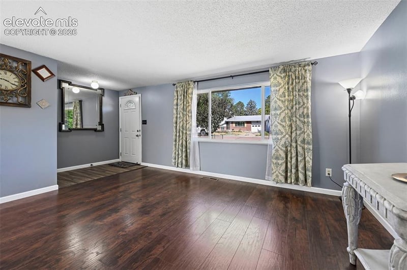 313 Cranbrook Cir, Colorado Springs, CO 80906