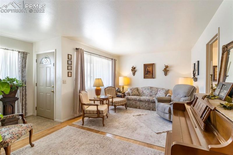313 Everett Dr, Colorado Springs, CO 80911