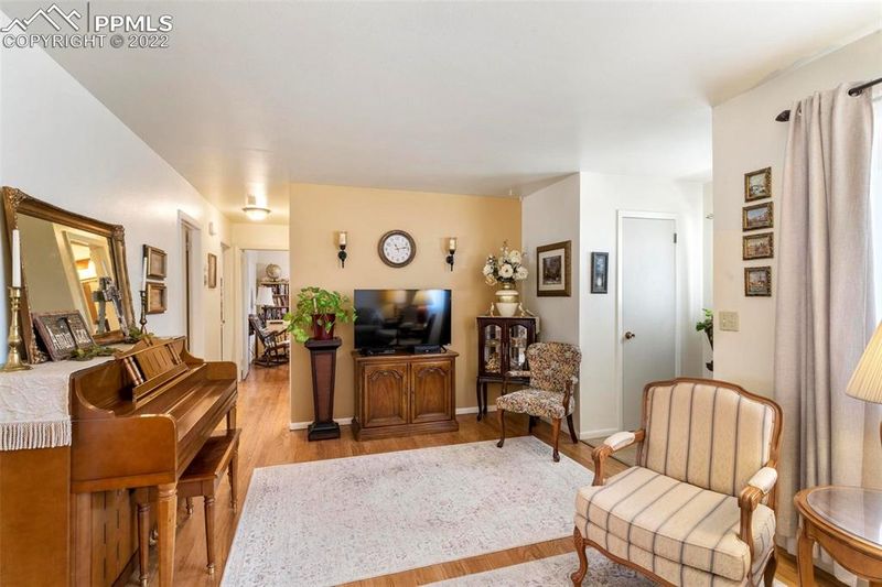 313 Everett Dr, Colorado Springs, CO 80911