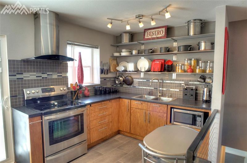 3145 El Canto Dr, Colorado Springs, CO 80918
