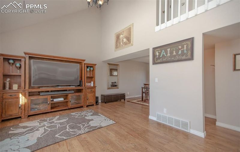 3145 Post Oak Dr, Colorado Springs, CO 80916
