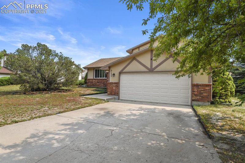 3155 Zephyr Dr, Colorado Springs, CO 80920