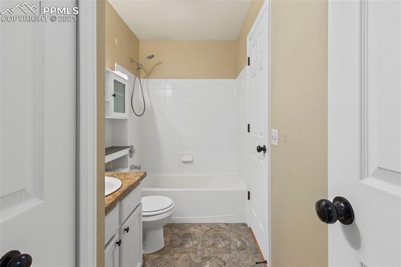 3157 Bridgewater Dr, Colorado Springs, CO 80916