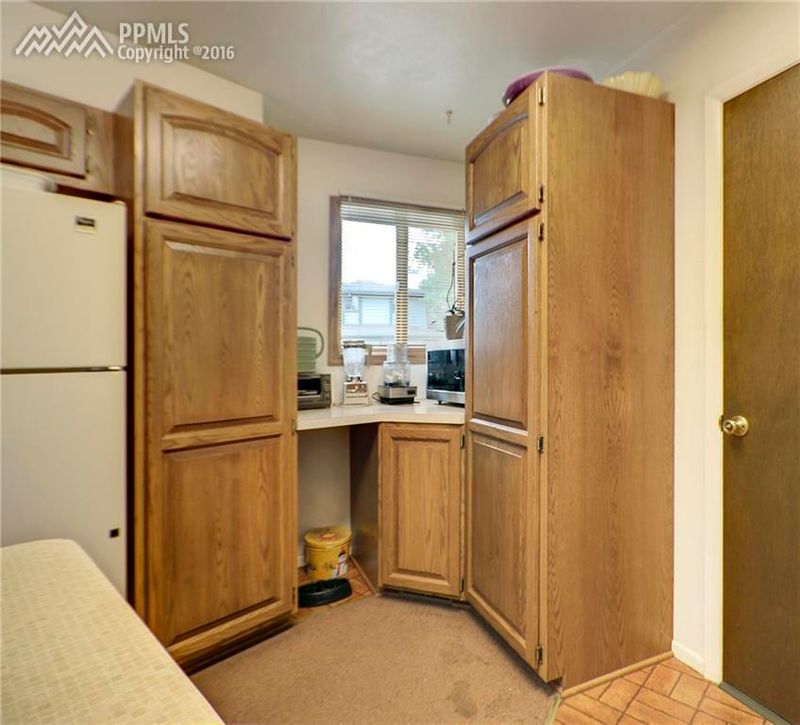 316 Sutherland Pl, Manitou Springs, CO 80829