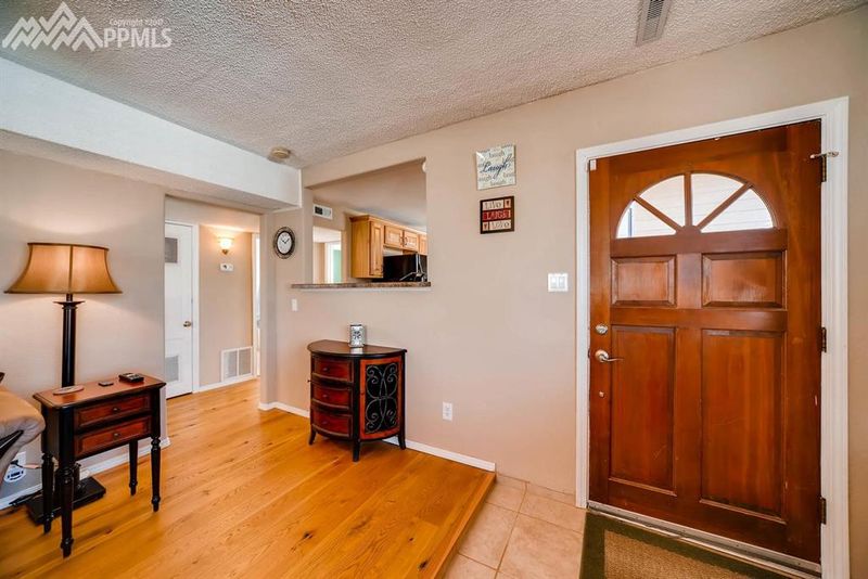 317 N 17th St, Colorado Springs, CO 80904