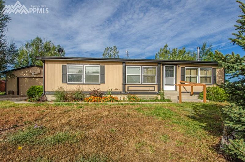 317 Cheyenne St, Calhan, CO 80808