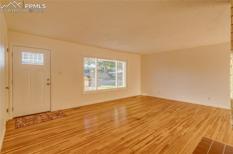 317 Everett Dr, Colorado Springs, CO 80911