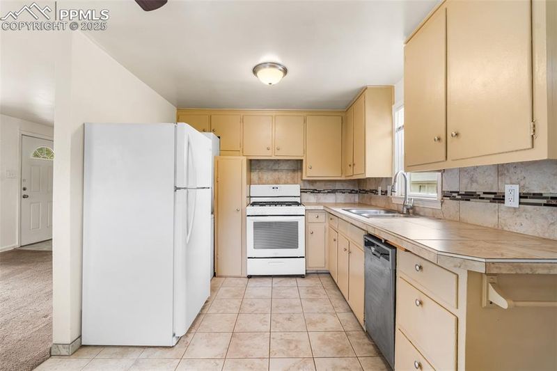317 W Harrison St, Colorado Springs, CO 80907