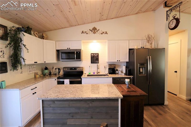 3174 Teardrop Cir, Colorado Springs, CO 80917