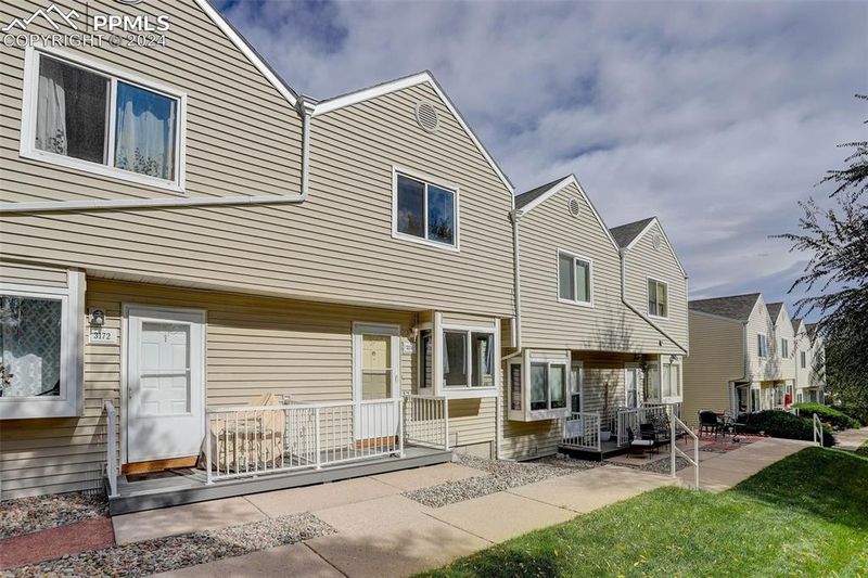 3174 Vail Pass Dr, Colorado Springs, CO 80917