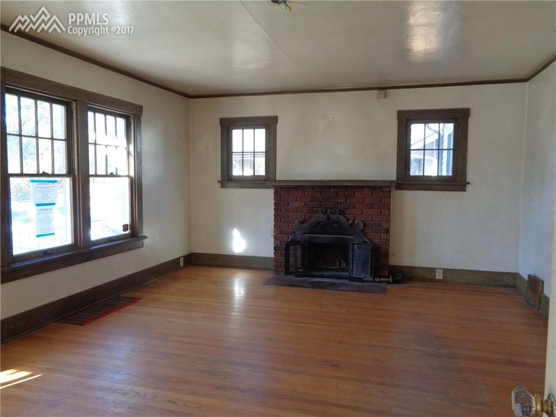 318 W Cheyenne Rd, Colorado Springs, CO 80906