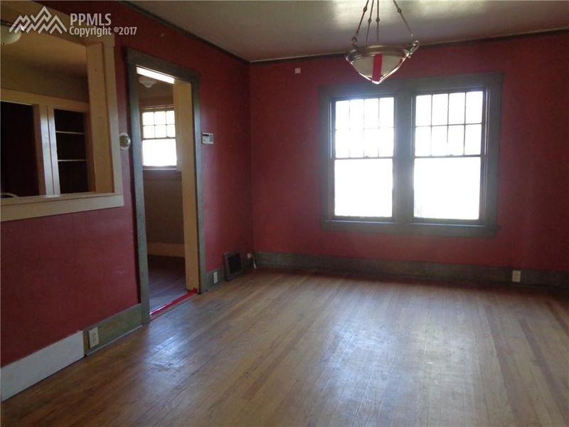 318 W Cheyenne Rd, Colorado Springs, CO 80906