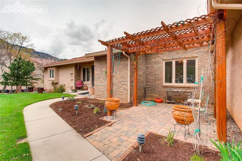 3184 S Electra Dr, Colorado Springs, CO 80906