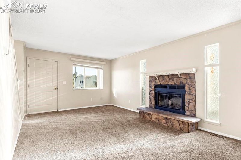 3187 Vail Pass Dr, Colorado Springs, CO 80917