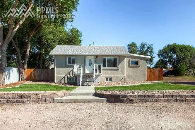 319 4th St, Monument, CO 80132