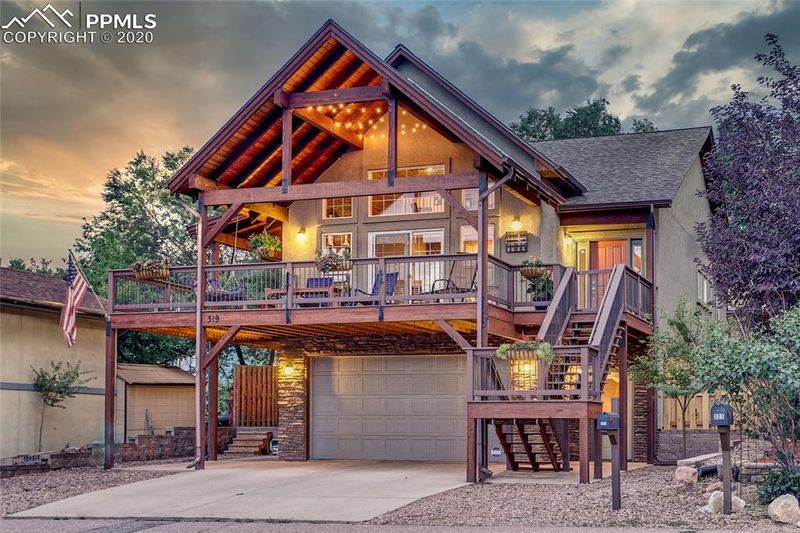 319 Santa Fe Pl, Manitou Springs, CO 80829