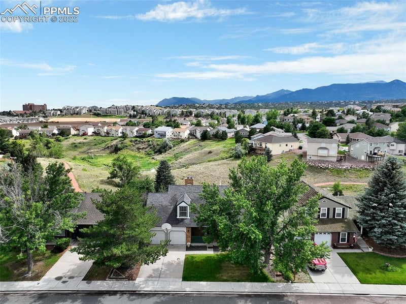 319 Tamarron Dr, Colorado Springs, CO 80919