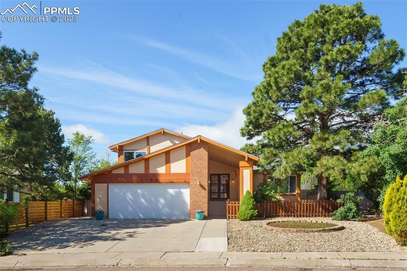 3196 Westcliff Dr, Colorado Springs, CO 80906