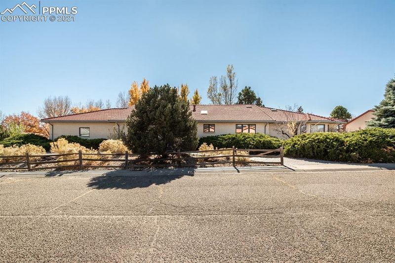32 Altadena Dr, Pueblo, CO 81005